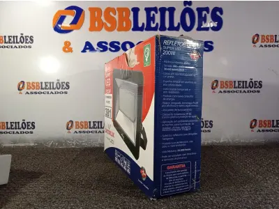 LOTE 381 - 01 REFLETOR DE SUPER LED 200W BIVOLT E DURAÇÃO DE 20.000 HORAS 6.000K MARCA DECORLUX. (NOVO) (NO ESTADO) ATENÇÃO! FAZER A VISITAÇÃO ANTES DE ARREMATAR, NÃO SABEMOS SE FUNCIONA. LEILÃO NÃO TEM GARANTIA E NEM DEVOLUÇÃO, SUJEITO A POSSÍVEIS AVARIAS VISÍVEIS/OCULTAS E/OU AUSÊNCIA DE COMPONENTES.