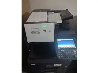 LOTE 006 - 02 MULTIFUNCIONAL MONO LASER_KYOCERA TASKALFA 3010I + GRAMPEADOR 50 FLS + GABINETE COM RODAS (NO ESTADO)