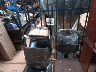 LOTE 418 - 03 CADEIRAS MARCAS E MODELOS DIVERSOS. (NO ESTADO) ATENÇÃO! FAZER A VISITAÇÃO ANTES DE ARREMATAR, NÃO SABEMOS SE FUNCIONA. LEILÃO NÃO TEM GARANTIA E NEM DEVOLUÇÃO, SUJEITO A POSSÍVEIS AVARIAS VISÍVEIS/OCULTAS E/OU AUSÊNCIA DE COMPONENTES.