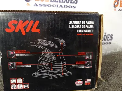 LOTE 345 - 01 LIXADEIRA ORBITAL DE PALMA 7232 200W-1/4 DE LIXA 220V MARCA SKIL. (NOVO). (NO ESTADO) ATENÇÃO! FAZER A VISITAÇÃO ANTES DE ARREMATAR, NÃO SABEMOS SE FUNCIONA. LEILÃO NÃO TEM GARANTIA E NEM DEVOLUÇÃO, SUJEITO A POSSÍVEIS AVARIAS VISÍVEIS/OCULTAS E/OU AUSÊNCIA DE COMPONENTES.