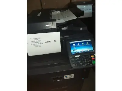 LOTE 020 - 02 MULTIFUNCIONAL COLOR LASER_KYOCERA TASKALFA 4551CI + GRAMPEADOR 50 FLS + GABINETE COM RODASRODAS (NO ESTADO)