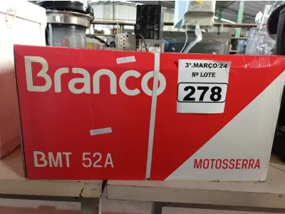 LOTE 278 - 01 MOTOSERRA BMT52A SABRE 18” BRANCO. (NO ESTADO) ATENÇÃO! FAZER A VISITAÇÃO ANTES DE ARREMATAR, NÃO SABEMOS SE FUNCIONA. LEILÃO NÃO TEM GARANTIA E NEM DEVOLUÇÃO, SUJEITO A POSSÍVEIS AVARIAS VISÍVEIS/OCULTAS E/OU AUSÊNCIA DE COMPONENTES.