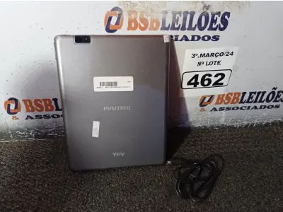 LOTE 462 - 01 TABLET MARCA POSITIVO COM CABO. (NO ESTADO) ATENÇÃO! FAZER A VISITAÇÃO ANTES DE ARREMATAR, NÃO SABEMOS SE FUNCIONA. LEILÃO NÃO TEM GARANTIA E NEM DEVOLUÇÃO, SUJEITO A POSSÍVEIS AVARIAS VISÍVEIS/OCULTAS E/OU AUSÊNCIA DE COMPONENTES.