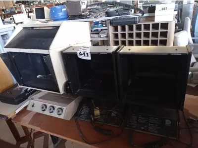 LOTE 441 - 03 EQUIPAMENTOS DE IMAGEM. (NO ESTADO) ATENÇÃO! FAZER A VISITAÇÃO ANTES DE ARREMATAR, NÃO SABEMOS SE FUNCIONA. LEILÃO NÃO TEM GARANTIA E NEM DEVOLUÇÃO, SUJEITO A POSSÍVEIS AVARIAS VISÍVEIS/OCULTAS E/OU AUSÊNCIA DE COMPONENTES.