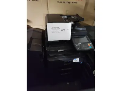 LOTE 015 - 03 MULTIFUNCIONAL MONO LASER_KYOCERA TASKALFA 3010I + GRAMPEADOR 50 FLS + GABINETE COM RODAS (NO ESTADO)