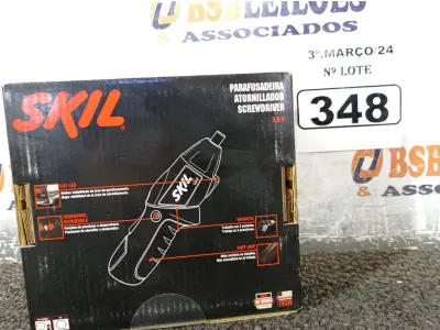 LOTE 348 - 01 PARAFUSADEIRA SKIL 3.6V BRCH 220V. (NOVO). (NO ESTADO) ATENÇÃO! FAZER A VISITAÇÃO ANTES DE ARREMATAR, NÃO SABEMOS SE FUNCIONA. LEILÃO NÃO TEM GARANTIA E NEM DEVOLUÇÃO, SUJEITO A POSSÍVEIS AVARIAS VISÍVEIS/OCULTAS E/OU AUSÊNCIA DE COMPONENTES.