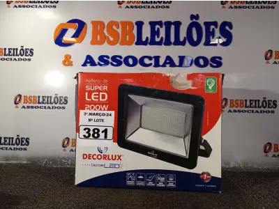 LOTE 381 - 01 REFLETOR DE SUPER LED 200W BIVOLT E DURAÇÃO DE 20.000 HORAS 6.000K MARCA DECORLUX. (NOVO) (NO ESTADO) ATENÇÃO! FAZER A VISITAÇÃO ANTES DE ARREMATAR, NÃO SABEMOS SE FUNCIONA. LEILÃO NÃO TEM GARANTIA E NEM DEVOLUÇÃO, SUJEITO A POSSÍVEIS AVARIAS VISÍVEIS/OCULTAS E/OU AUSÊNCIA DE COMPONENTES.