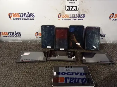 LOTE 373 - 08 TABLETS MARCAS E MODELOS DIVERSOS PARA RETIRADA DE PEÇAS.  (NO ESTADO) ATENÇÃO! FAZER A VISITAÇÃO ANTES DE ARREMATAR, NÃO SABEMOS SE FUNCIONA. LEILÃO NÃO TEM GARANTIA E NEM DEVOLUÇÃO, SUJEITO A POSSÍVEIS AVARIAS VISÍVEIS/OCULTAS E/OU AUSÊNCIA DE COMPONENTES.