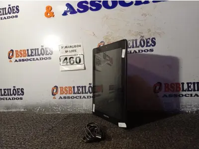 LOTE 460 - 01 TABLET MARCA POSITIVO COM CABO. (NO ESTADO) ATENÇÃO! FAZER A VISITAÇÃO ANTES DE ARREMATAR, NÃO SABEMOS SE FUNCIONA. LEILÃO NÃO TEM GARANTIA E NEM DEVOLUÇÃO, SUJEITO A POSSÍVEIS AVARIAS VISÍVEIS/OCULTAS E/OU AUSÊNCIA DE COMPONENTES.