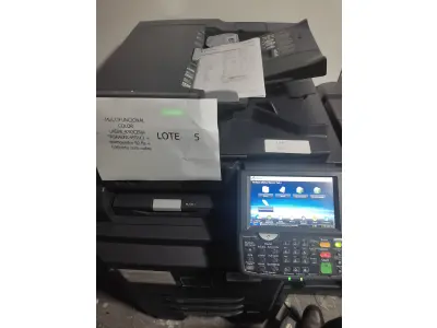 LOTE 005 - 01 MULTIFUNCIONAL MONO LASER_KYOCERA TASKALFA 3010I + GABINETE COM RODAS E 01 MULTIFUNCIONAL COLOR LASER_KYOCERA TASKALFA 4551CI + GRAMPEADOR 50 FLS + GABINETE COM RODAS (NO ESTADO)