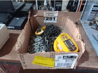 LOTE 251 - 01 TALHA MANUAL DE CORRENTE 1T 5M DE ELEVAÇÃO CSM. (NO ESTADO) ATENÇÃO! FAZER A VISITAÇÃO ANTES DE ARREMATAR, NÃO SABEMOS SE FUNCIONA. LEILÃO NÃO TEM GARANTIA E NEM DEVOLUÇÃO, SUJEITO A POSSÍVEIS AVARIAS VISÍVEIS/OCULTAS E/OU AUSÊNCIA DE COMPONENTES.