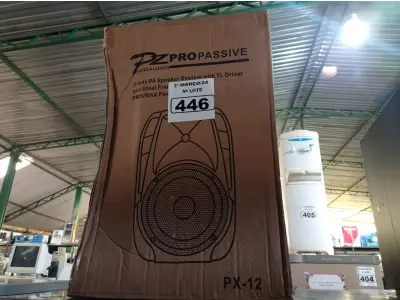 LOTE 446 - 01 CAIXA DE SOM PZ PROPASSIVE PRO ÁUDIO PX-12 (NOVA). (NO ESTADO) ATENÇÃO! FAZER A VISITAÇÃO ANTES DE ARREMATAR, NÃO SABEMOS SE FUNCIONA. LEILÃO NÃO TEM GARANTIA E NEM DEVOLUÇÃO, SUJEITO A POSSÍVEIS AVARIAS VISÍVEIS/OCULTAS E/OU AUSÊNCIA DE COMPONENTES.