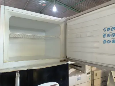 LOTE 192 - 01 GELADEIRA MARCA DAKO 220V. (NO ESTADO) ATENÇÃO! FAZER A VISITAÇÃO ANTES DE ARREMATAR, NÃO SABEMOS SE FUNCIONA. LEILÃO NÃO TEM GARANTIA E NEM DEVOLUÇÃO, SUJEITO A POSSÍVEIS AVARIAS VISÍVEIS/OCULTAS E/OU AUSÊNCIA DE COMPONENTES.