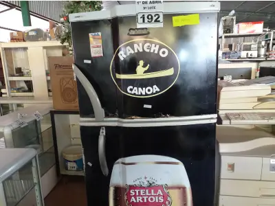 LOTE 192 - 01 GELADEIRA MARCA DAKO 220V. (NO ESTADO) ATENÇÃO! FAZER A VISITAÇÃO ANTES DE ARREMATAR, NÃO SABEMOS SE FUNCIONA. LEILÃO NÃO TEM GARANTIA E NEM DEVOLUÇÃO, SUJEITO A POSSÍVEIS AVARIAS VISÍVEIS/OCULTAS E/OU AUSÊNCIA DE COMPONENTES.