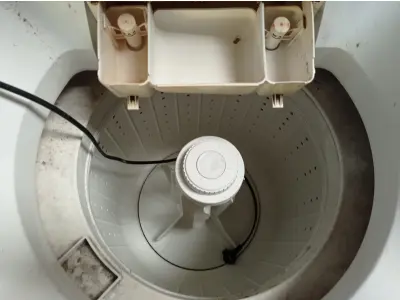 LOTE 146 - 01 LAVADORA ELETRÔNICA MARCA BRASTEMP 220V. (NO ESTADO) ATENÇÃO! FAZER A VISITAÇÃO ANTES DE ARREMATAR, NÃO SABEMOS SE FUNCIONA. LEILÃO NÃO TEM GARANTIA E NEM DEVOLUÇÃO, SUJEITO A POSSÍVEIS AVARIAS VISÍVEIS/OCULTAS E/OU AUSÊNCIA DE COMPONENTES.