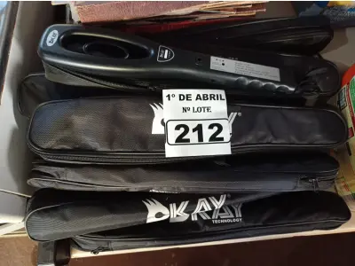 LOTE 212 - 10 DETECTORES DE METAIS. (NO ESTADO) ATENÇÃO! FAZER A VISITAÇÃO ANTES DE ARREMATAR, NÃO SABEMOS SE FUNCIONA. LEILÃO NÃO TEM GARANTIA E NEM DEVOLUÇÃO, SUJEITO A POSSÍVEIS AVARIAS VISÍVEIS/OCULTAS E/OU AUSÊNCIA DE COMPONENTES.