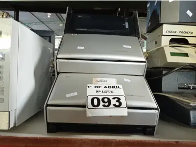 LOTE 093 - 08 SCANNERS MARCAS FUJITSU. (NO ESTADO) ATENÇÃO! FAZER A VISITAÇÃO ANTES DE ARREMATAR, NÃO SABEMOS SE FUNCIONA. LEILÃO NÃO TEM GARANTIA E NEM DEVOLUÇÃO, SUJEITO A POSSÍVEIS AVARIAS VISÍVEIS/OCULTAS E/OU AUSÊNCIA DE COMPONENTES.