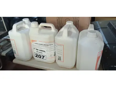 LOTE 207 - 20 LITROS DE SABONETE DE ESPUMA ANTISSÉPTICO. (NO ESTADO) ATENÇÃO! FAZER A VISITAÇÃO ANTES DE ARREMATAR, NÃO SABEMOS SE FUNCIONA. LEILÃO NÃO TEM GARANTIA E NEM DEVOLUÇÃO, SUJEITO A POSSÍVEIS AVARIAS VISÍVEIS/OCULTAS E/OU AUSÊNCIA DE COMPONENTES.