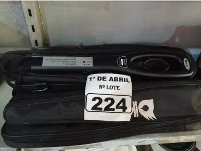 LOTE 224 - 10 DETECTORES DE METAIS. (NO ESTADO) ATENÇÃO! FAZER A VISITAÇÃO ANTES DE ARREMATAR, NÃO SABEMOS SE FUNCIONA. LEILÃO NÃO TEM GARANTIA E NEM DEVOLUÇÃO, SUJEITO A POSSÍVEIS AVARIAS VISÍVEIS/OCULTAS E/OU AUSÊNCIA DE COMPONENTES.