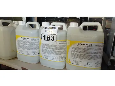 LOTE 163 - 20 LITROS DE DESINFETANTE HOSPITALAR PARA SUPERFÍCIES FIXAS E ARTIGOS NÃO CRÍTICOS.  (NO ESTADO) ATENÇÃO! FAZER A VISITAÇÃO ANTES DE ARREMATAR, NÃO SABEMOS SE FUNCIONA. LEILÃO NÃO TEM GARANTIA E NEM DEVOLUÇÃO, SUJEITO A POSSÍVEIS AVARIAS VISÍVEIS/OCULTAS E/OU AUSÊNCIA DE COMPONENTES.