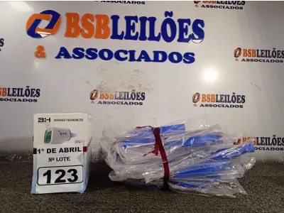 LOTE 123 - 10 MÁSCARAS DE PROTEÇÃO E 04 TERMÔMETROS DIGITAIS. (NO ESTADO) ATENÇÃO! FAZER A VISITAÇÃO ANTES DE ARREMATAR, NÃO SABEMOS SE FUNCIONA. LEILÃO NÃO TEM GARANTIA E NEM DEVOLUÇÃO, SUJEITO A POSSÍVEIS AVARIAS VISÍVEIS/OCULTAS E/OU AUSÊNCIA DE COMPONENTES.