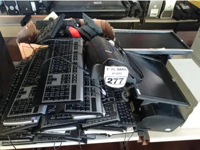 LOTE 277 - 01 ESTABILIZADOR, 02 IMPRESSORAS, 02 MONITORES, VÁRIOS TECLADOS PARA PC E PERIFÉRICOS DIVERSOS. (NO ESTADO) ATENÇÃO! FAZER A VISITAÇÃO ANTES DE ARREMATAR, NÃO SABEMOS SE FUNCIONA. LEILÃO NÃO TEM GARANTIA E NEM DEVOLUÇÃO, SUJEITO A POSSÍVEIS AVARIAS VISÍVEIS/OCULTAS E/OU AUSÊNCIA DE COMPONENTES.