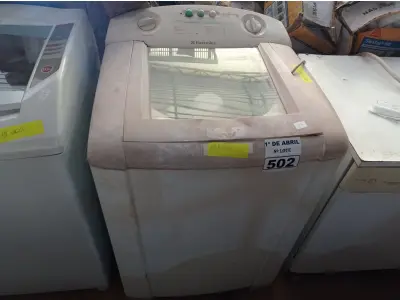 LOTE 502 - 01 MÁQUINA DE LAVAR ROUPAS MARCA ELECTROLUX 10KG 220V. (NO ESTADO) ATENÇÃO! FAZER A VISITAÇÃO ANTES DE ARREMATAR, NÃO SABEMOS SE FUNCIONA. LEILÃO NÃO TEM GARANTIA E NEM DEVOLUÇÃO, SUJEITO A POSSÍVEIS AVARIAS VISÍVEIS/OCULTAS E/OU AUSÊNCIA DE COMPONENTES.