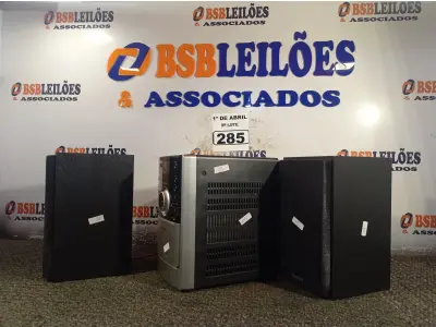 LOTE 285 - 01 MINISSYSTEM. (NO ESTADO) ATENÇÃO! FAZER A VISITAÇÃO ANTES DE ARREMATAR, NÃO SABEMOS SE FUNCIONA. LEILÃO NÃO TEM GARANTIA E NEM DEVOLUÇÃO, SUJEITO A POSSÍVEIS AVARIAS VISÍVEIS/OCULTAS E/OU AUSÊNCIA DE COMPONENTES.