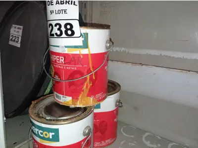 LOTE 238 - 03 GALÕES DE ESMALTE SINTÉTICO HIPERLAR 3L SENDO 02 NA COR AMARELO. (NO ESTADO) ATENÇÃO! FAZER A VISITAÇÃO ANTES DE ARREMATAR, NÃO SABEMOS SE FUNCIONA. LEILÃO NÃO TEM GARANTIA E NEM DEVOLUÇÃO, SUJEITO A POSSÍVEIS AVARIAS VISÍVEIS/OCULTAS E/OU AUSÊNCIA DE COMPONENTES.