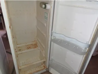 LOTE 417 - 01 GELADEIRA MARCA CÔNSUL 220V. (NO ESTADO) ATENÇÃO! FAZER A VISITAÇÃO ANTES DE ARREMATAR, NÃO SABEMOS SE FUNCIONA. LEILÃO NÃO TEM GARANTIA E NEM DEVOLUÇÃO, SUJEITO A POSSÍVEIS AVARIAS VISÍVEIS/OCULTAS E/OU AUSÊNCIA DE COMPONENTES.
