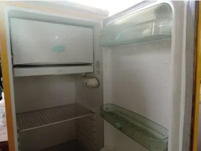 LOTE 505 - 01 GELADEIRA MARCA ELECTROLUX 220V. (NO ESTADO) ATENÇÃO! FAZER A VISITAÇÃO ANTES DE ARREMATAR, NÃO SABEMOS SE FUNCIONA. LEILÃO NÃO TEM GARANTIA E NEM DEVOLUÇÃO, SUJEITO A POSSÍVEIS AVARIAS VISÍVEIS/OCULTAS E/OU AUSÊNCIA DE COMPONENTES.
