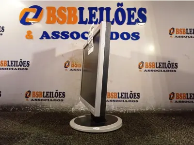 LOTE 466 - 01 MONITOR MARCA SAMSUNG. (NO ESTADO) ATENÇÃO! FAZER A VISITAÇÃO ANTES DE ARREMATAR, NÃO SABEMOS SE FUNCIONA. LEILÃO NÃO TEM GARANTIA E NEM DEVOLUÇÃO, SUJEITO A POSSÍVEIS AVARIAS VISÍVEIS/OCULTAS E/OU AUSÊNCIA DE COMPONENTES.