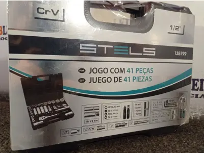 LOTE 526 - 01 JOGO DE CHAVES DE CATRACA COM 39 PEÇAS. (NO ESTADO) ATENÇÃO! FAZER A VISITAÇÃO ANTES DE ARREMATAR, NÃO SABEMOS SE FUNCIONA. LEILÃO NÃO TEM GARANTIA E NEM DEVOLUÇÃO, SUJEITO A POSSÍVEIS AVARIAS VISÍVEIS/OCULTAS E/OU AUSÊNCIA DE COMPONENTES.