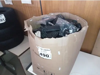 LOTE 490 - 01 LOTE COM VÁRIOS APARELHOS DE TELEFONE MARCAS E MODELOS DIVERSOS. (NO ESTADO) ATENÇÃO! FAZER A VISITAÇÃO ANTES DE ARREMATAR, NÃO SABEMOS SE FUNCIONA. LEILÃO NÃO TEM GARANTIA E NEM DEVOLUÇÃO, SUJEITO A POSSÍVEIS AVARIAS VISÍVEIS/OCULTAS E/OU AUSÊNCIA DE COMPONENTES.