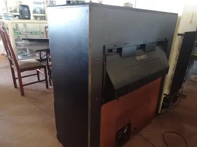 LOTE 356 - 01 TV MARCA PIONNER 110V. (NO ESTADO) ATENÇÃO! FAZER A VISITAÇÃO ANTES DE ARREMATAR, NÃO SABEMOS SE FUNCIONA. LEILÃO NÃO TEM GARANTIA E NEM DEVOLUÇÃO, SUJEITO A POSSÍVEIS AVARIAS VISÍVEIS/OCULTAS E/OU AUSÊNCIA DE COMPONENTES.