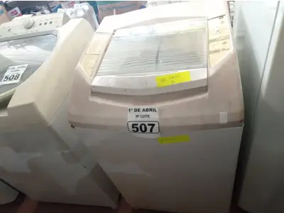 LOTE 507 - 01 MÁQUINA DE LAVAR ROUPAS MARCA BRASTEMP 08KG 220V. (NO ESTADO) ATENÇÃO! FAZER A VISITAÇÃO ANTES DE ARREMATAR, NÃO SABEMOS SE FUNCIONA. LEILÃO NÃO TEM GARANTIA E NEM DEVOLUÇÃO, SUJEITO A POSSÍVEIS AVARIAS VISÍVEIS/OCULTAS E/OU AUSÊNCIA DE COMPONENTES.