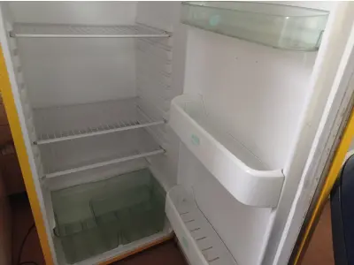 LOTE 505 - 01 GELADEIRA MARCA ELECTROLUX 220V. (NO ESTADO) ATENÇÃO! FAZER A VISITAÇÃO ANTES DE ARREMATAR, NÃO SABEMOS SE FUNCIONA. LEILÃO NÃO TEM GARANTIA E NEM DEVOLUÇÃO, SUJEITO A POSSÍVEIS AVARIAS VISÍVEIS/OCULTAS E/OU AUSÊNCIA DE COMPONENTES.