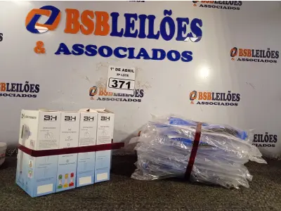 LOTE 371 - 10 MÁSCARAS DE PROTEÇÃO E 05 TERMÔMETROS DIGITAIS. (NO ESTADO) ATENÇÃO! FAZER A VISITAÇÃO ANTES DE ARREMATAR, NÃO SABEMOS SE FUNCIONA. LEILÃO NÃO TEM GARANTIA E NEM DEVOLUÇÃO, SUJEITO A POSSÍVEIS AVARIAS VISÍVEIS/OCULTAS E/OU AUSÊNCIA DE COMPONENTES.