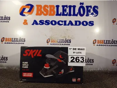 LOTE 263 - 01 PLAINA 3.14, MODELO1555 DE 550W DE POTÊNCIA E 220V MARCA SKIL. (NOVA) (NO ESTADO)
