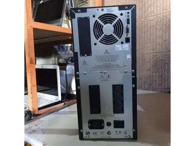 LOTE 003 - 01 NOBREAK MARCA APC MODELO SMART-UPS 2.200. (NO ESTADO) ATENÇÃO! FAZER A VISITAÇÃO ANTES DE ARREMATAR, NÃO SABEMOS SE FUNCIONA. LEILÃO NÃO TEM GARANTIA E NEM DEVOLUÇÃO, SUJEITO A POSSÍVEIS AVARIAS VISÍVEIS/OCULTAS E/OU AUSÊNCIA DE COMPONENTES.