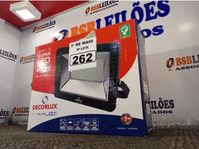 LOTE 262 - 01 REFLETOR DE SUPER LED 200W BIVOLT E DURAÇÃO DE 20.000 HORAS 6.000K MARCA DECORLUX. (NOVO). (NO ESTADO)