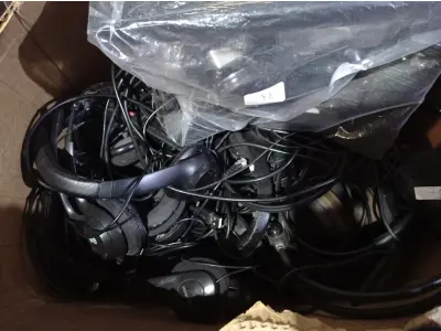 LOTE 034 - 01 LOTE COM VÁRIOS FONES DE OUVIDO MARCAS E MODELOS DIVERSOS. (NO ESTADO) ATENÇÃO! FAZER A VISITAÇÃO ANTES DE ARREMATAR, NÃO SABEMOS SE FUNCIONA. LEILÃO NÃO TEM GARANTIA E NEM DEVOLUÇÃO, SUJEITO A POSSÍVEIS AVARIAS VISÍVEIS/OCULTAS E/OU AUSÊNCIA DE COMPONENTES.