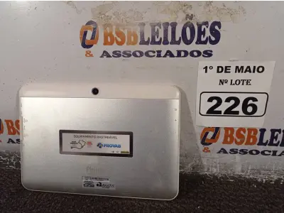 LOTE 226 - 01 TABLET MARCA PHILCO. (NO ESTADO) ATENÇÃO! FAZER A VISITAÇÃO ANTES DE ARREMATAR, NÃO SABEMOS SE FUNCIONA. LEILÃO NÃO TEM GARANTIA E NEM DEVOLUÇÃO, SUJEITO A POSSÍVEIS AVARIAS VISÍVEIS/OCULTAS E/OU AUSÊNCIA DE COMPONENTES.