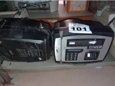LOTE 101 - 02 RELÓGIOS DE PONTO MARCAS E MODELOS DIVERSOS. (NO ESTADO) ATENÇÃO! FAZER A VISITAÇÃO ANTES DE ARREMATAR, NÃO SABEMOS SE FUNCIONA. LEILÃO NÃO TEM GARANTIA E NEM DEVOLUÇÃO, SUJEITO A POSSÍVEIS AVARIAS VISÍVEIS/OCULTAS E/OU AUSÊNCIA DE COMPONENTES.