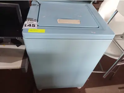 LOTE 145 - 01 MÁQUINA DE LAVAR MARCA BRASTEMP 220V. (NO ESTADO) ATENÇÃO! FAZER A VISITAÇÃO ANTES DE ARREMATAR, NÃO SABEMOS SE FUNCIONA. LEILÃO NÃO TEM GARANTIA E NEM DEVOLUÇÃO, SUJEITO A POSSÍVEIS AVARIAS VISÍVEIS/OCULTAS E/OU AUSÊNCIA DE COMPONENTES.