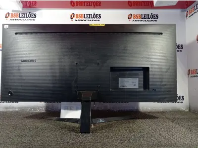 LOTE 135 - 01 MONITOR 34’’ MARCA SAMSUNG. (DISPLAY) (NO ESTADO) TELA TRINCADA BC9723S