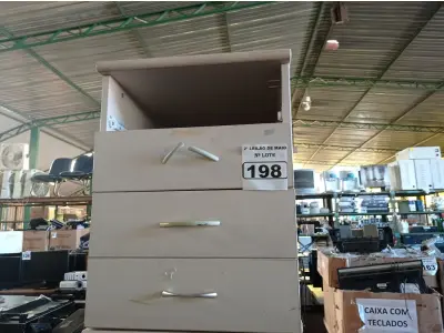 LOTE 198 - 03 GAVETEIROS SENDO 01 COM 03 GAVETAS. (NO ESTADO) ATENÇÃO! FAZER A VISITAÇÃO ANTES DE ARREMATAR, NÃO SABEMOS SE FUNCIONA. LEILÃO NÃO TEM GARANTIA E NEM DEVOLUÇÃO, SUJEITO A POSSÍVEIS AVARIAS VISÍVEIS/OCULTAS E/OU AUSÊNCIA DE COMPONENTES.
