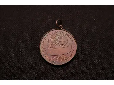LOTE 006 - LOTE 6 – MEDALHAS CULTURA E LAZER 	MEDALHA	OBSERVAÇÕES 1.		Monumento a Tiradentes. 1927 Gravador: Jose Peon	Acobreada - envelope da Coleção Júlio Estrella Moreira 2.		1ª Exposição da Sociedade Paranaense de Arqueologia.1931.  Gravador: Jose Peon	Acobreada - envelope da Coleção Júlio Estrella Moreira 3.		1ª Exposição da Sociedade Paranaense de Arqueologia.1931.  Gravador: Jose Peon	Dourada - envelope da Coleção Júlio Estrella Moreira 4.		6° Concurso de Fotografia – Foto Clube do Paraná. 1943 – Gravador: Mueller	Acobreada - envelope da Coleção Júlio Estrella Moreira 5.		Exposição Filatélica Sulbrasileira – Sulbrape. 1949 Gravador: Jose Peon	Prova de Cunho, dourada. 6.		Exposição Filatélica Sulbrasileira – Sulbrape. 1949 Gravador: Jose Peon	Dourada - envelope da Coleção Júlio Estrella Moreira 7.		Sociedade Rio Branco 70 anos. 1954	Prova de Cunho - Dourada 8.		Sociedade Rio Branco 70 anos. 1954	Prova de Cunho - Dourada 9.		1° Festival de Música de Compositores Paranaenses - Aquibadan Sociedade Cultural.1963 Gravadores: José Peon e José Tortatto.