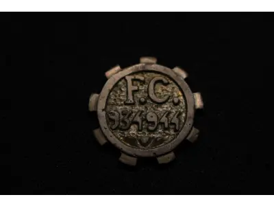 LOTE 025 - LOTE 25 – MEDALHAS INDÚSTRIA 	MEDALHA	OBSERVAÇÕES 1.		Fabrica de Curitiba. 1944.	Bronzeada – envelope da Coleção Júlio Estrella Moreira 2.		Salão anual de fotografias folhinhas Prosdócimo Gravador: Frederico Tod.	Bronzeada – prova de cunho 3.		Salão anual de fotografias folhinhas Prosdócimo Gravador: Frederico Tod.	Bronzeada – envelope da Coleção Júlio Estrella Moreira 4.		Grande Prémio Prosdócimo (ciclismo) Gravador: José Peón	Bronzeada 5.		Grande Prémio Prosdócimo (ciclismo) Gravador: José Peón	Bronzeada