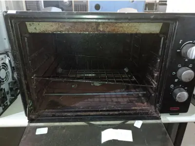 LOTE 213 - 01 FORNO ELÉTRICO COM AVARIAS. (NO ESTADO) ATENÇÃO! FAZER A VISITAÇÃO ANTES DE ARREMATAR, NÃO SABEMOS SE FUNCIONA. LEILÃO NÃO TEM GARANTIA E NEM DEVOLUÇÃO, SUJEITO A POSSÍVEIS AVARIAS VISÍVEIS/OCULTAS E/OU AUSÊNCIA DE COMPONENTES.